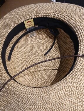 Solar Eclipse Straw Sun Hat in Natural and Black